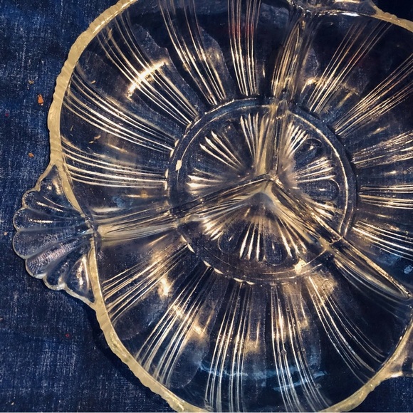 Vintage 3 section glass dish by Hazel Atlas Ridges and Fans pattern 572 - Picture 4 of 6